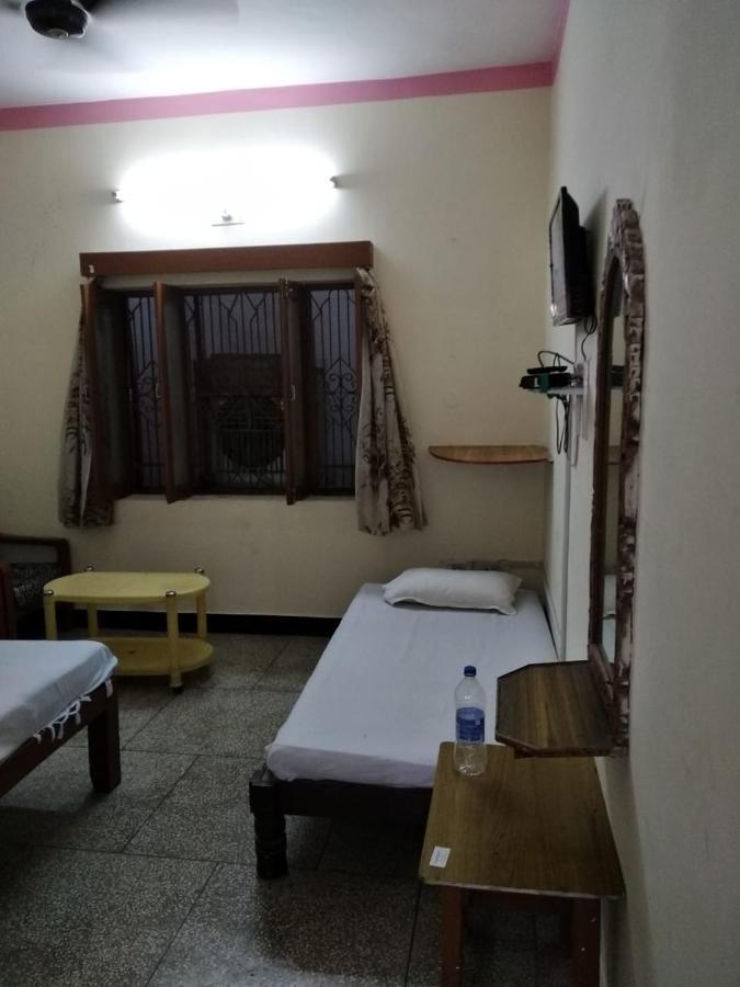 Hotel Yogi Lodge Khajuraho Exterior photo